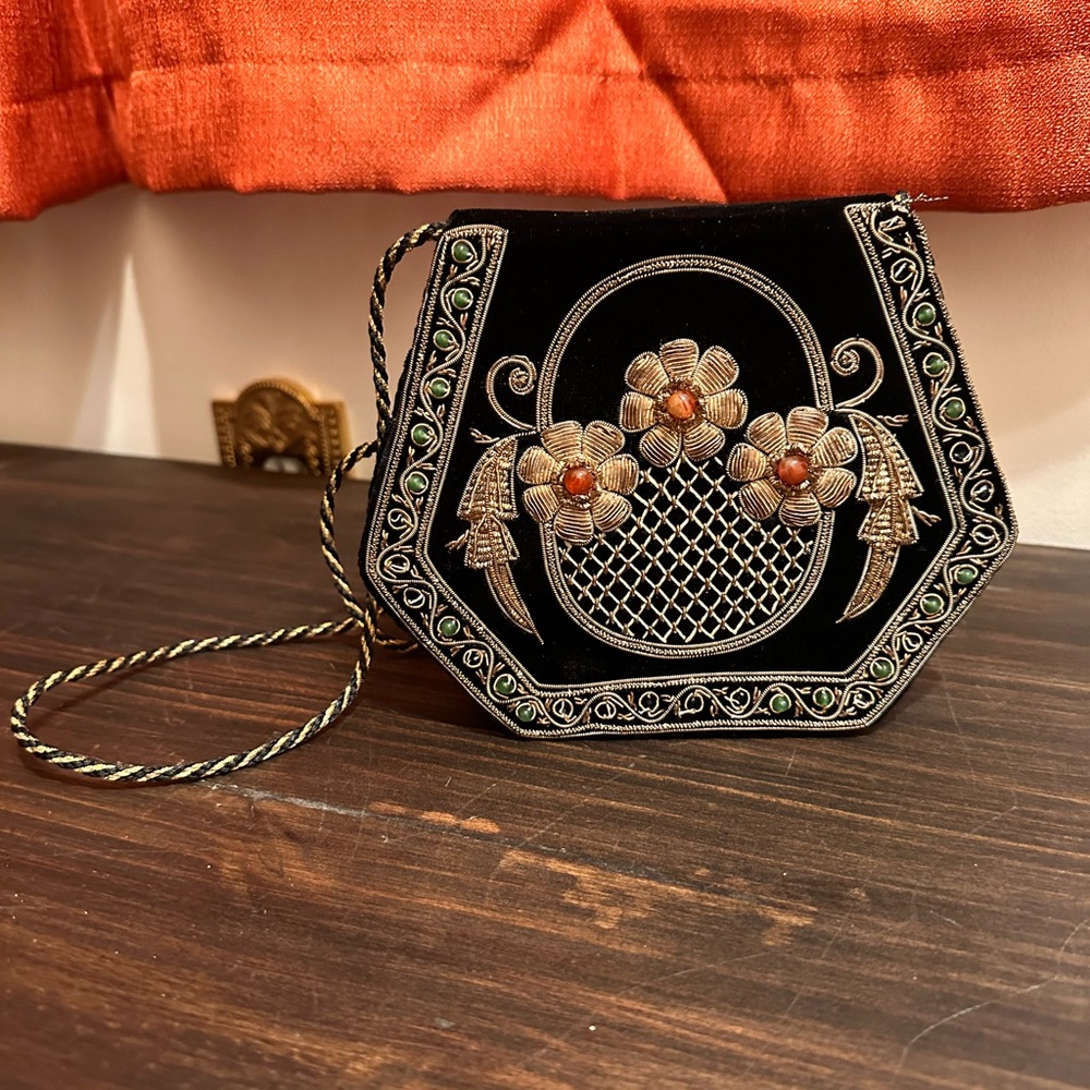 Vintage 1950s Black and Gold Velvet Opera Purse
